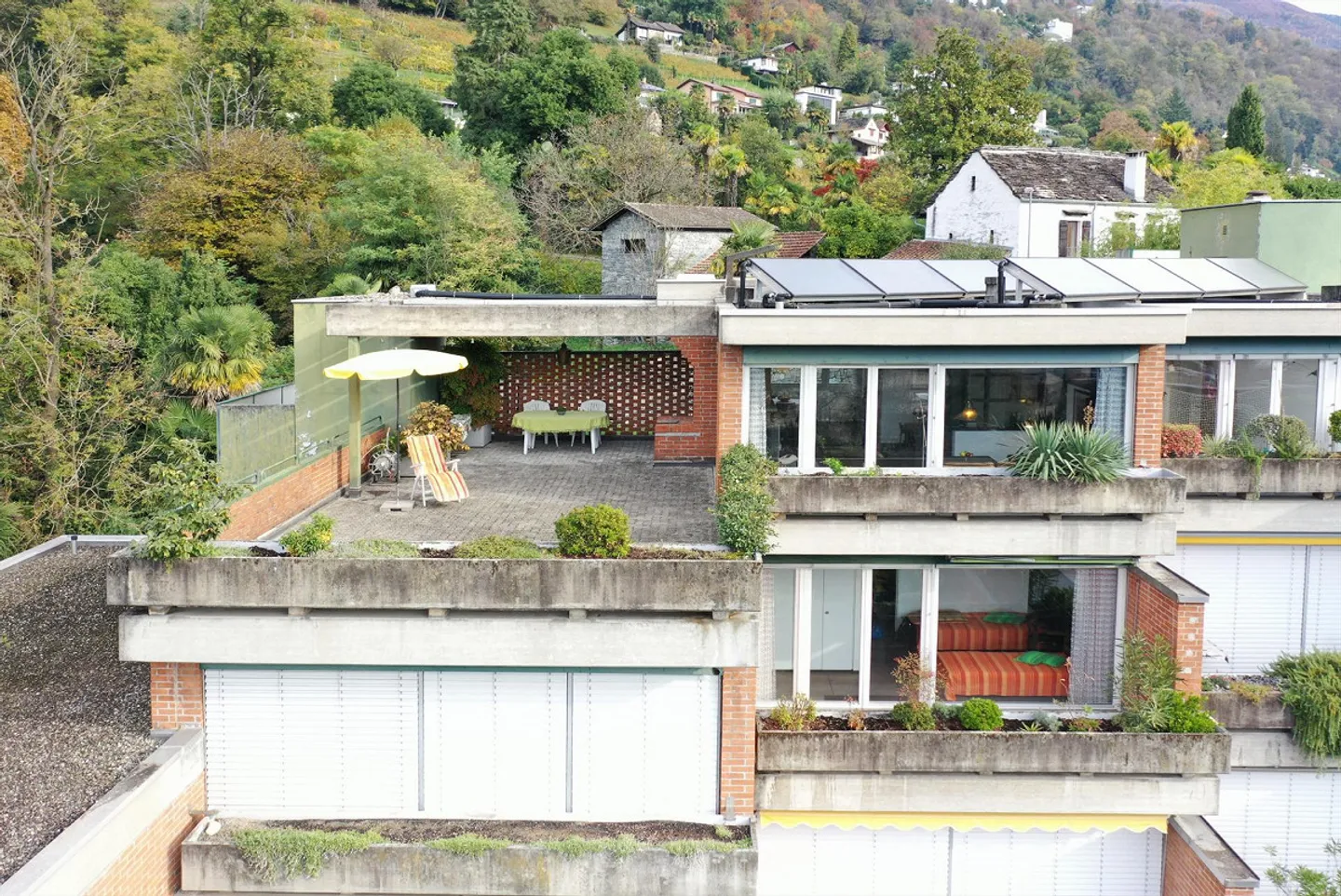 Appartamento attico di 3,5 stanze, soleggiato, centrale con vista sul Lago Maggiore - Foto 5 di 19