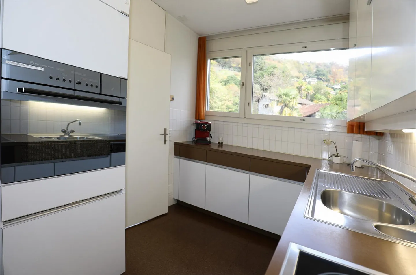 Appartamento attico di 3,5 stanze, soleggiato, centrale con vista sul Lago Maggiore - Foto 11 di 19