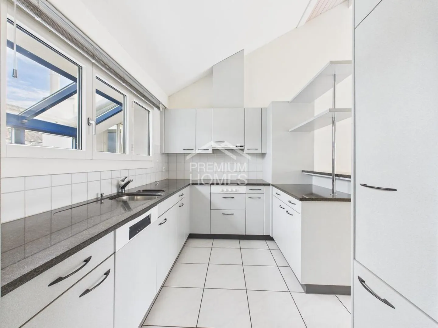 Double Happiness - Photo 3 of 9