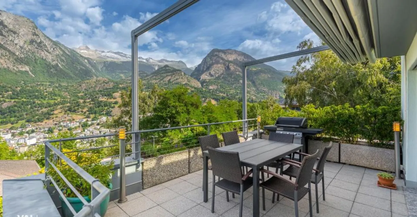 Exclusive living with large terrace, view and tranquility - Photo 2 of 13