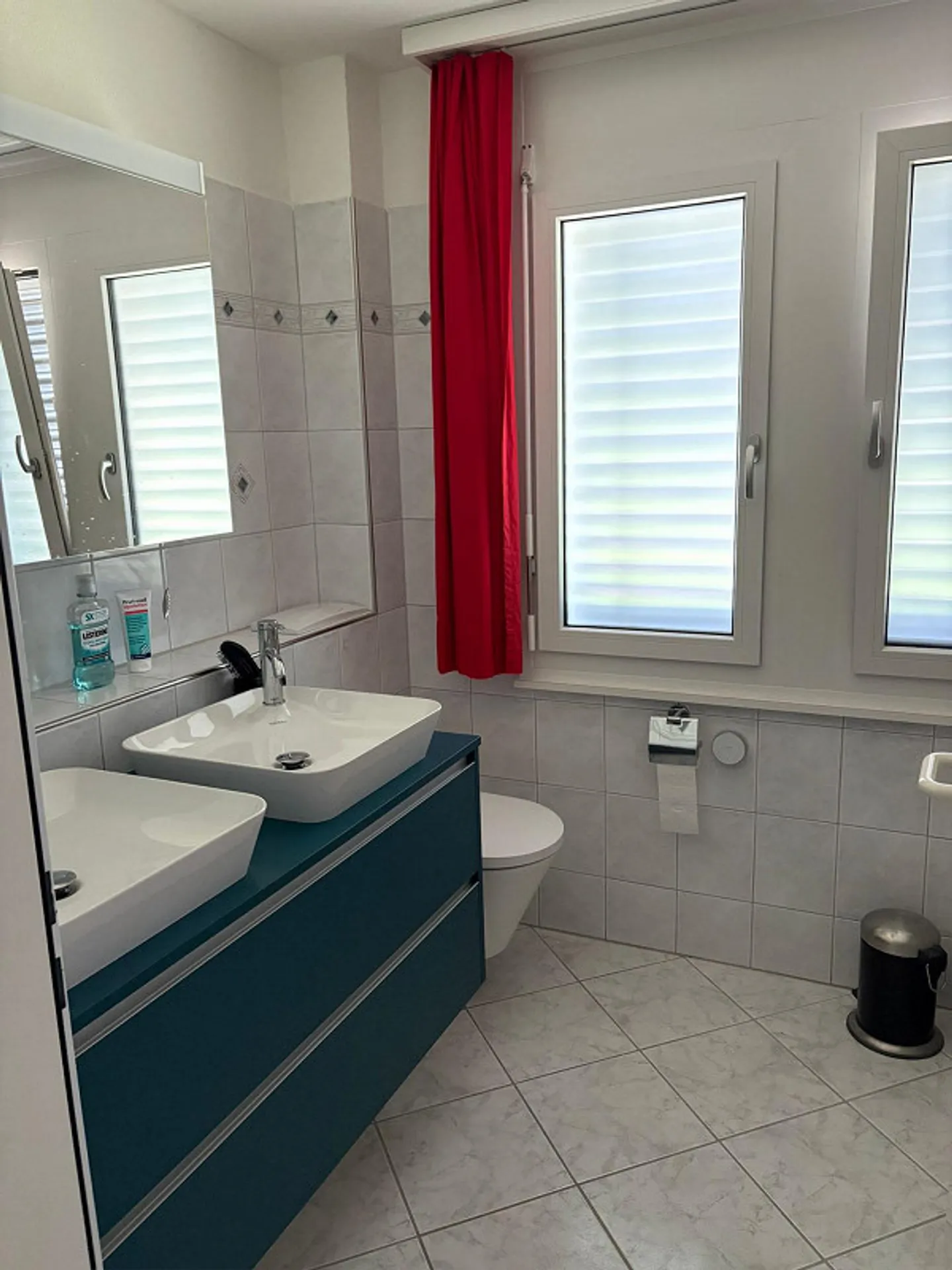 Well-maintained 5.5-room maisonette apartment with lake view - Photo 10 of 17