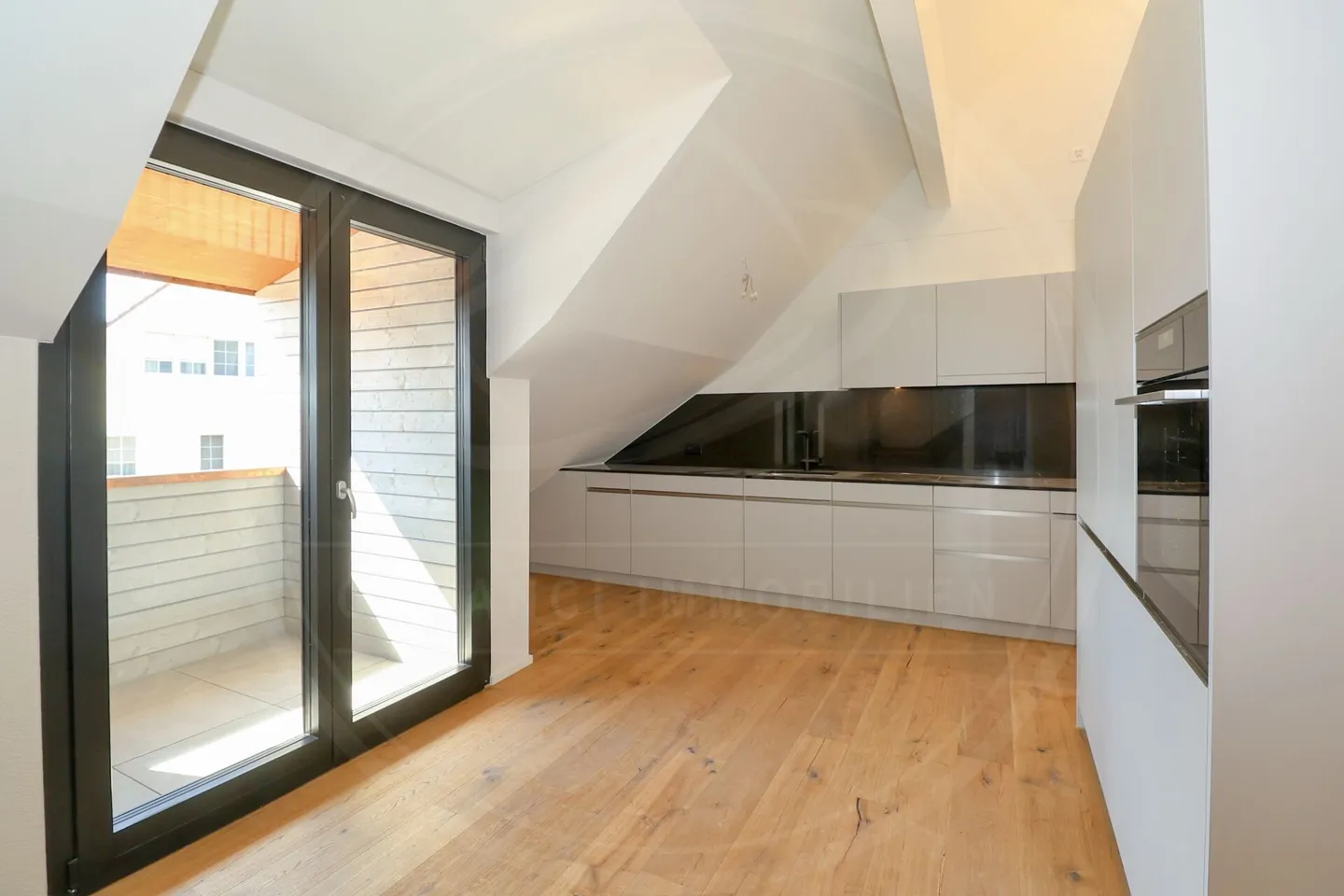 Modern Living on Two Levels - 2.5-Room Maisonette Apartment with Charm - Photo 3 of 12