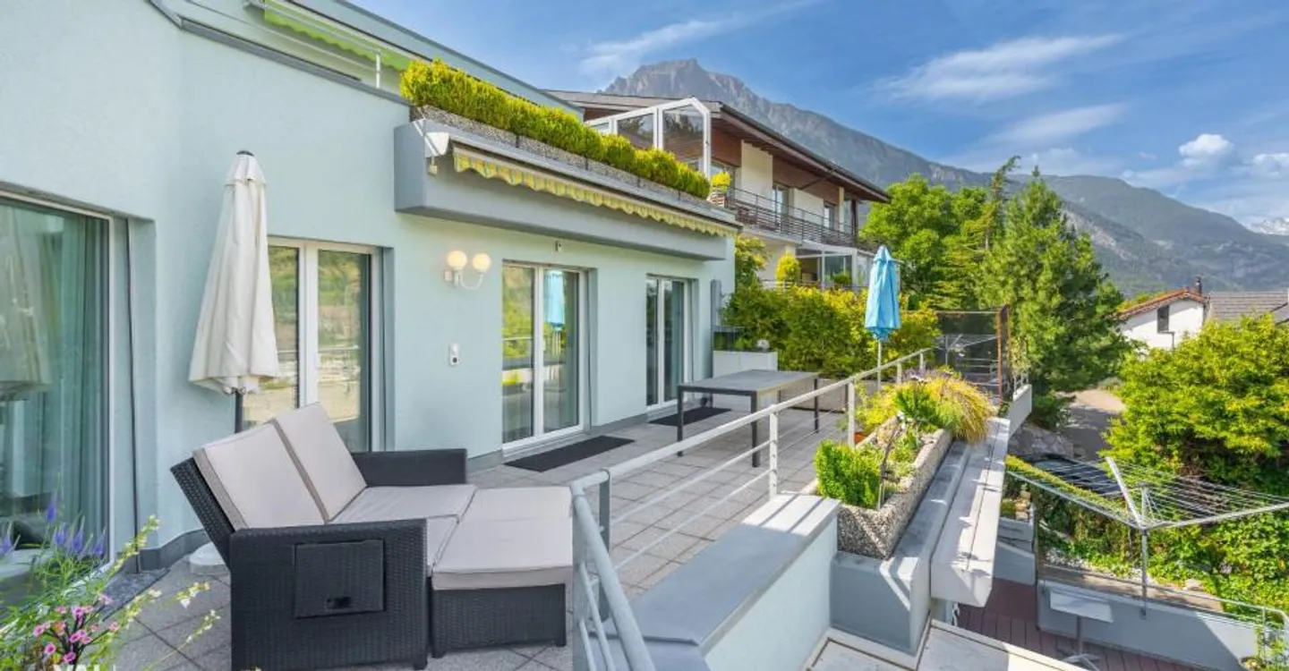 Exclusive living with large terrace, view and tranquility - Photo 3 of 13