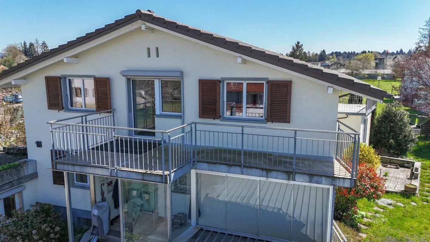 Vivere generosamente, progettare individualmente - Casa con 3 garage e giardino... - Foto 18 di 30