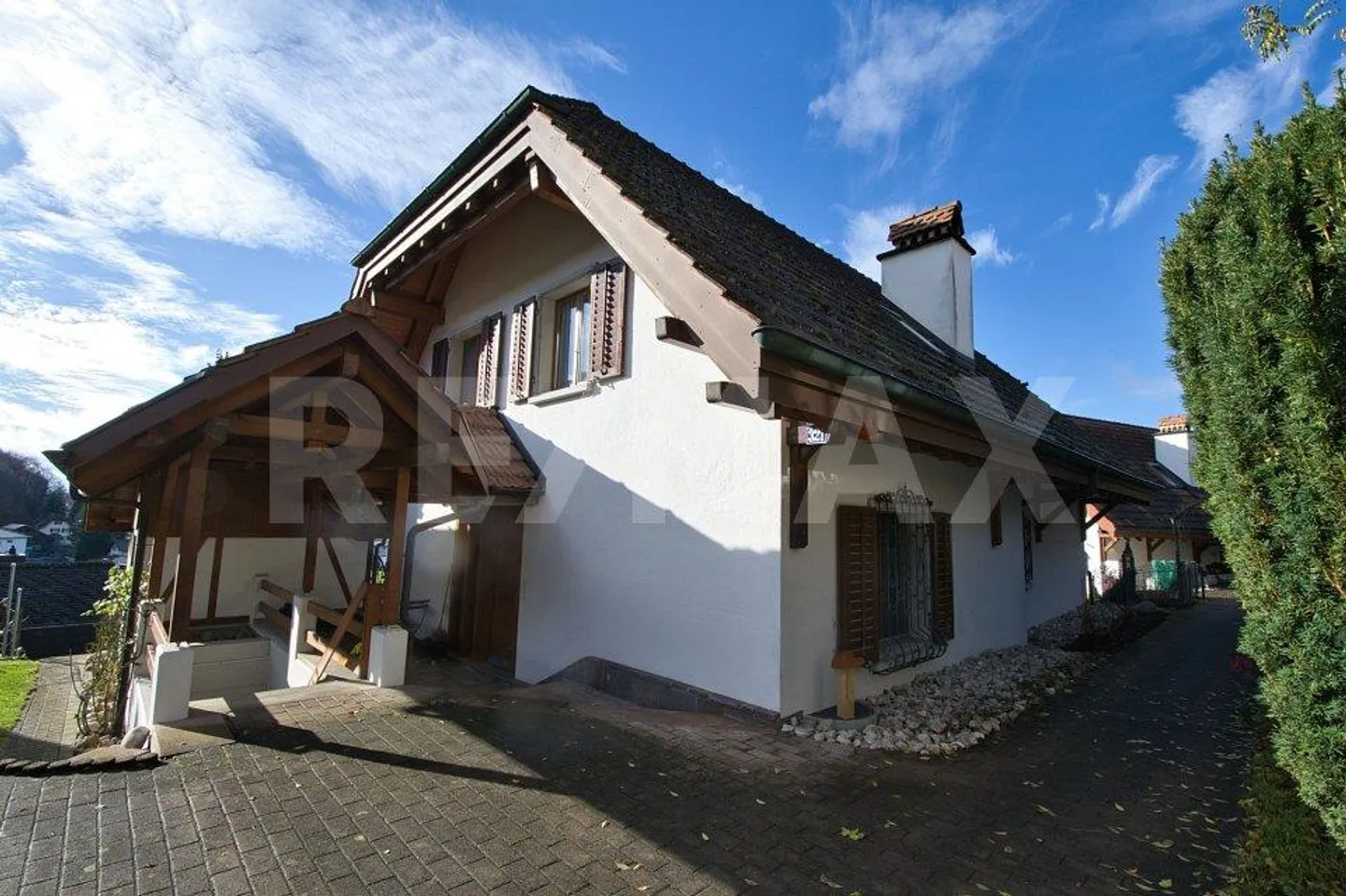 Ampia casa unifamiliare in posizione tranquilla in collina - Ideale per famiglie - Foto 2 di 13