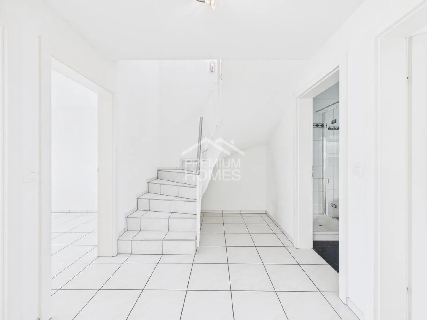 Double Happiness - Photo 5 of 9