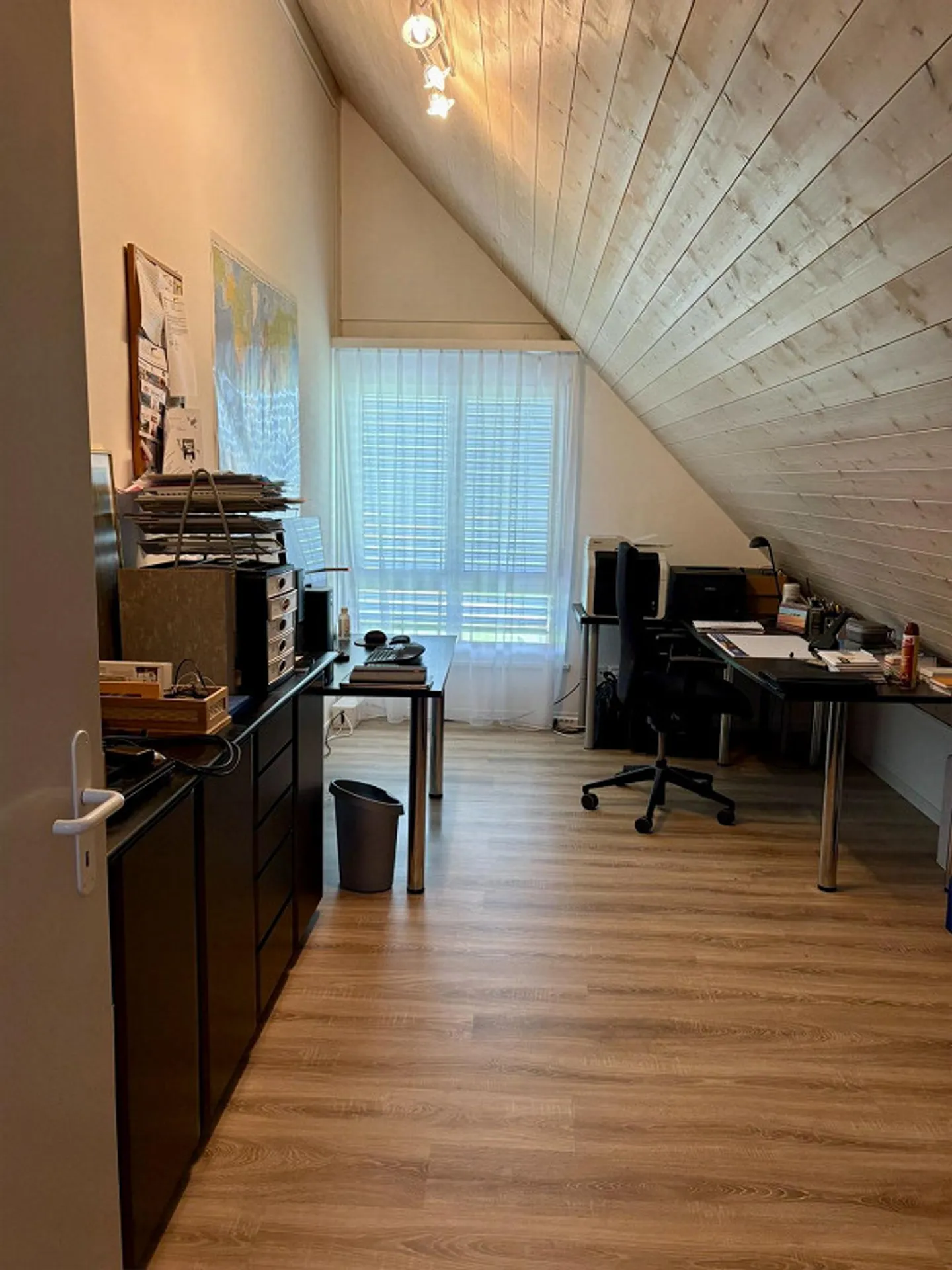 Well-maintained 5.5-room maisonette apartment with lake view - Photo 14 of 17