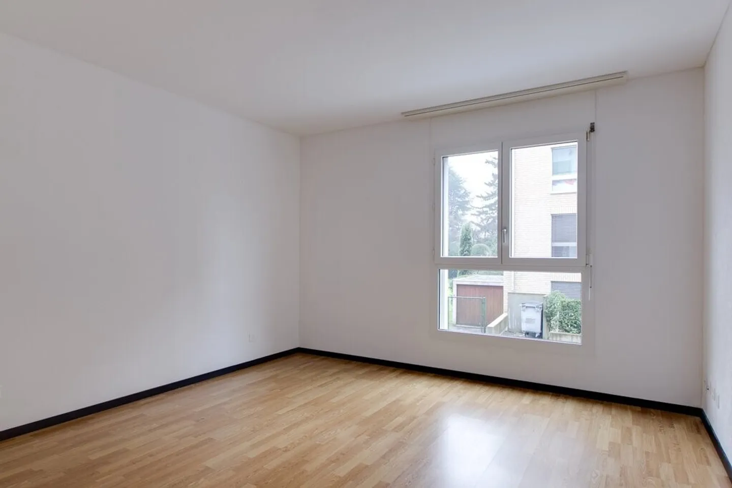 Appartamento moderno con balcone - Foto 5 di 8