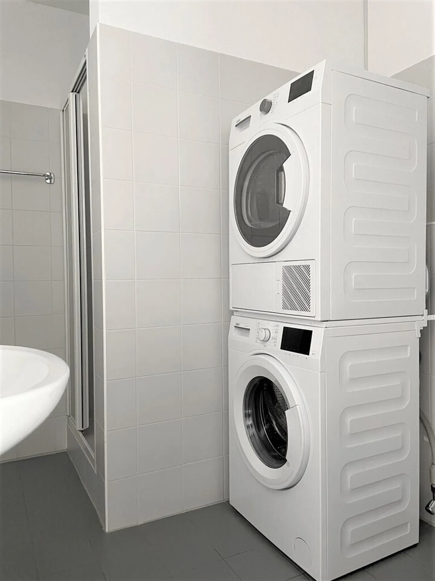 Appartamento moderno con balcone - Foto 8 di 8