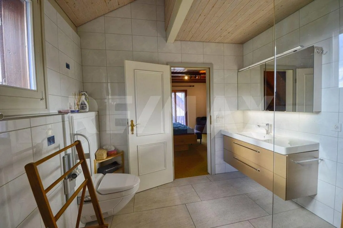 Ampia casa unifamiliare in posizione tranquilla in collina - Ideale per famiglie - Foto 9 di 13