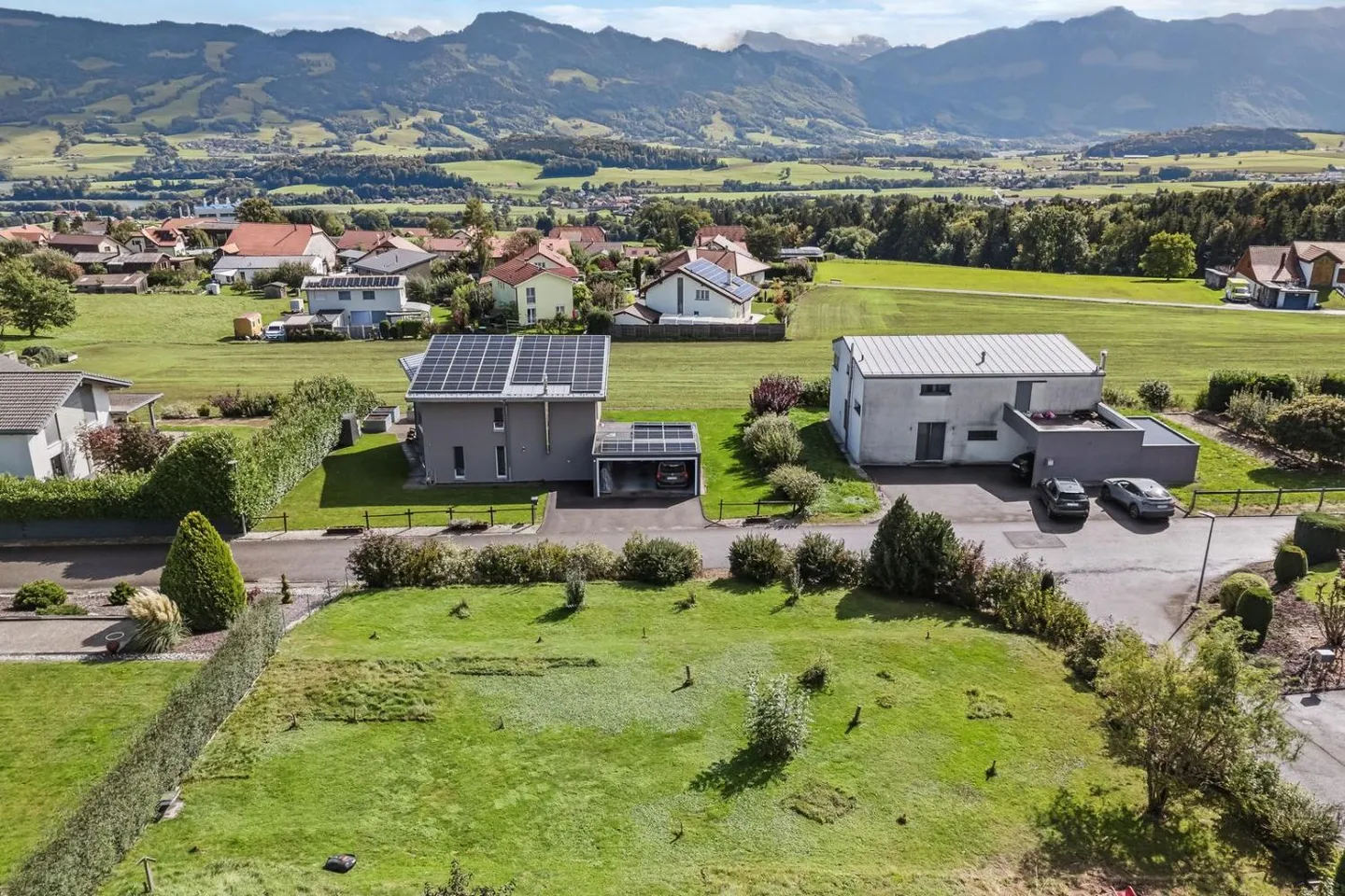 Baugrundstück mit gültiger Genehmigung und Bauprojekt - Foto 3 von 10