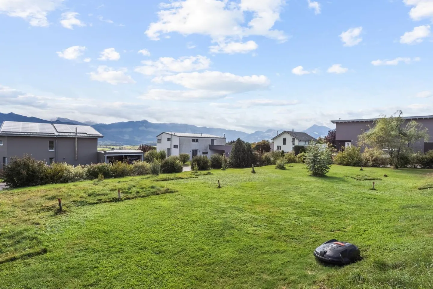 Baugrundstück mit gültiger Genehmigung und Bauprojekt - Foto 9 von 10