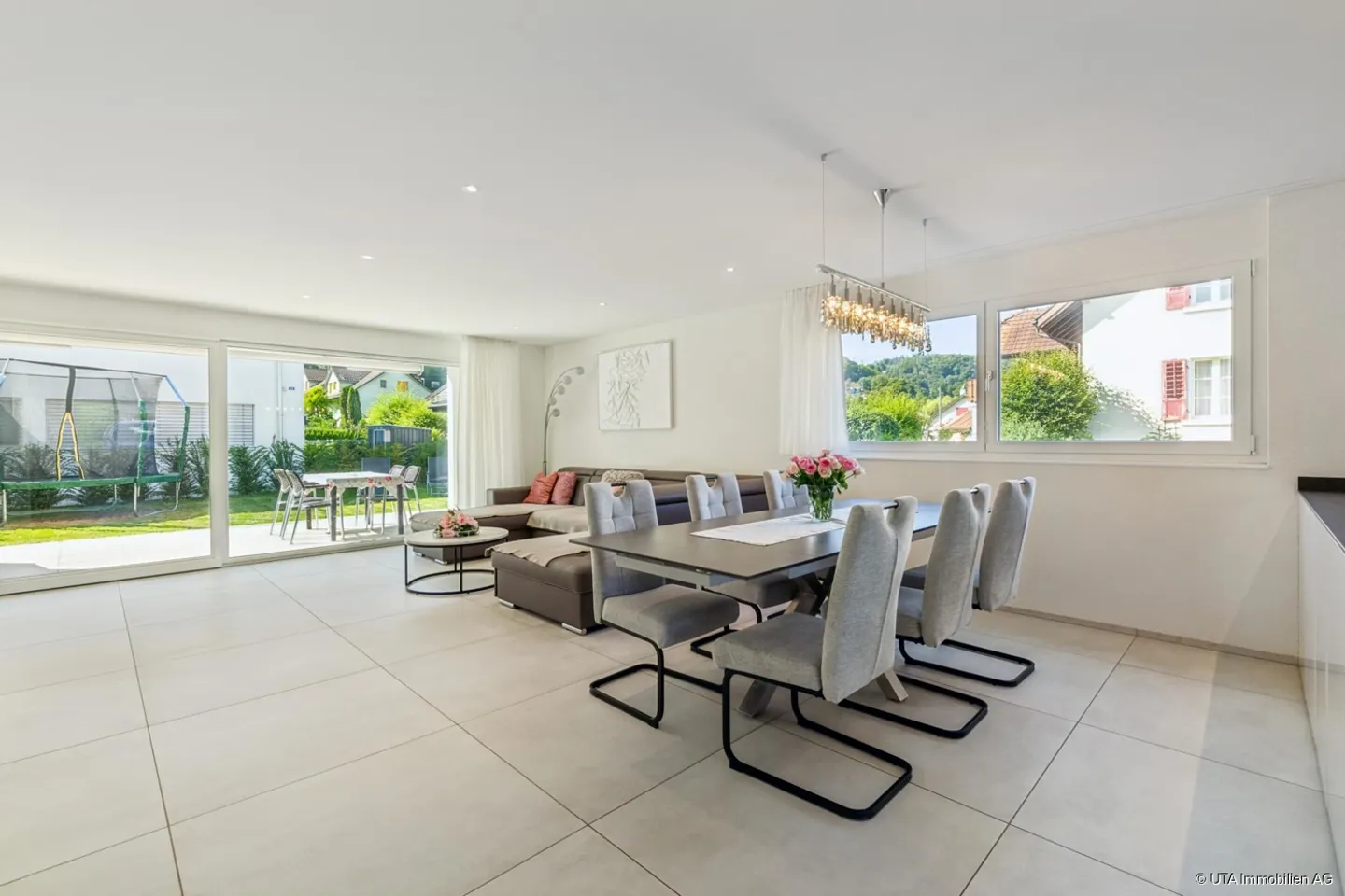 Exclusive Dream House in the Green - Photo 5 of 13