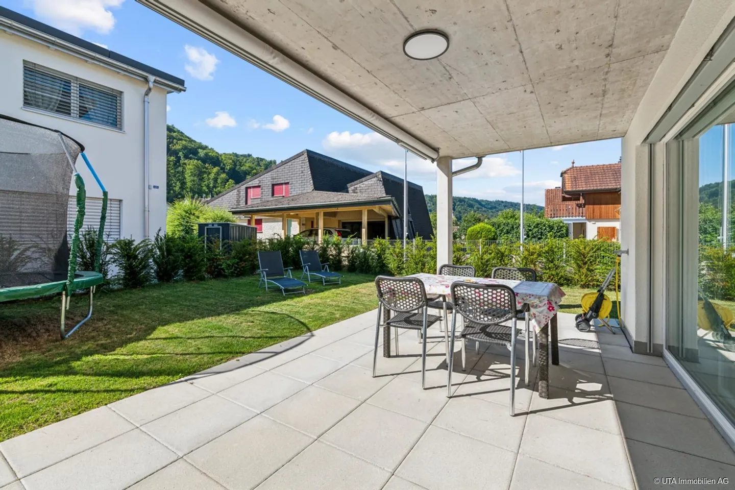 Exclusive Dream House in the Green - Photo 11 of 13