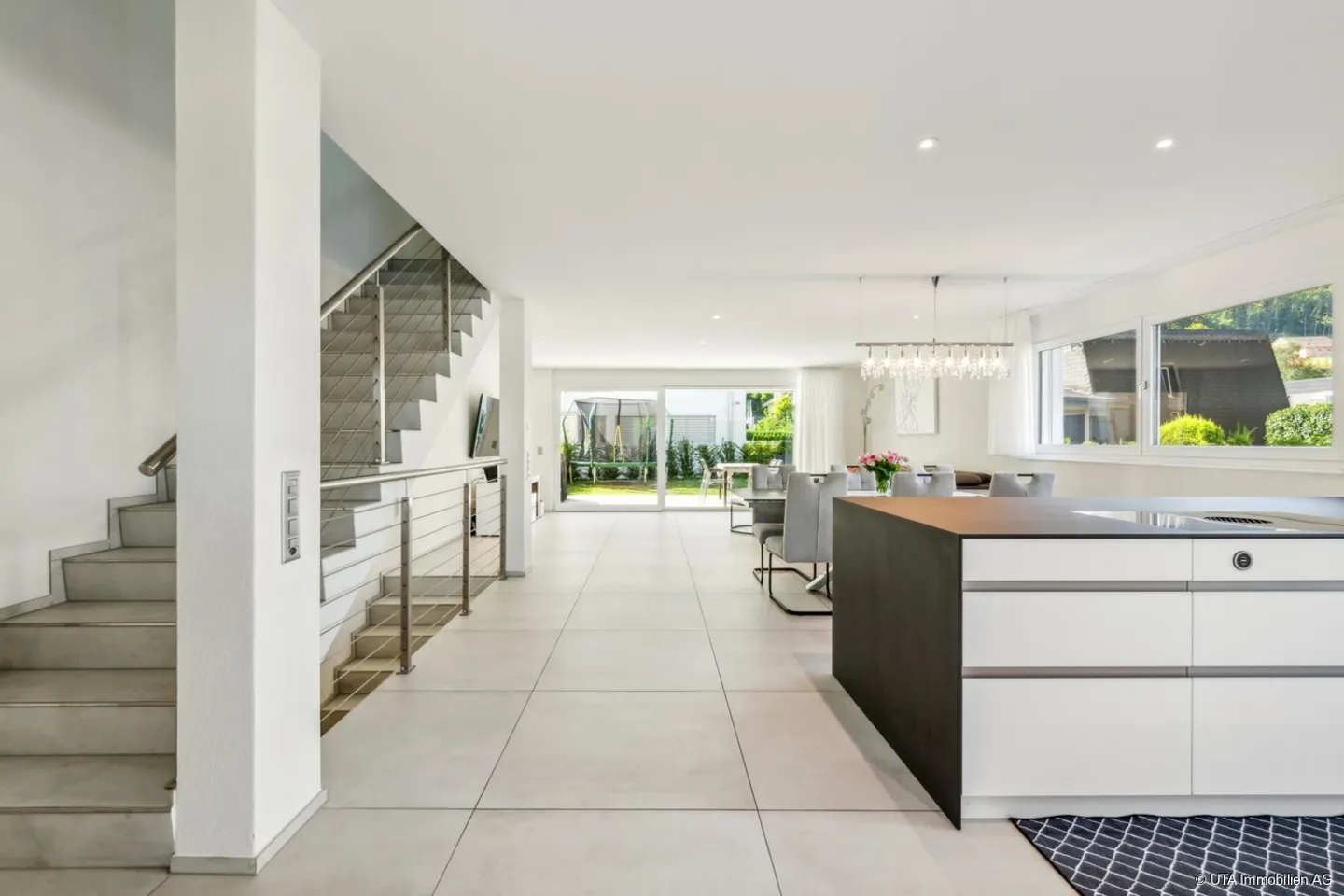 Exclusive Dream House in the Green - Photo 4 of 13