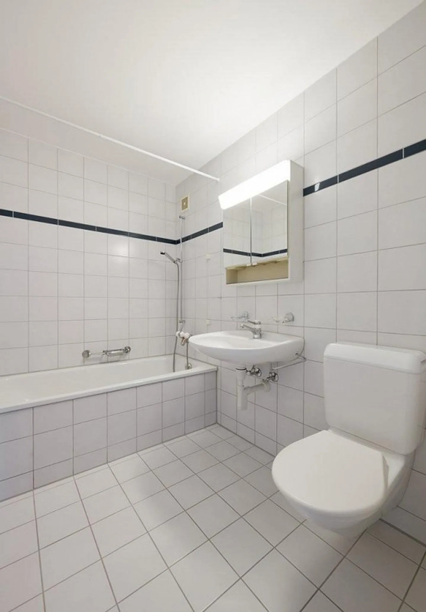 Appartamento con giardino e area salotto - Foto 8 di 10