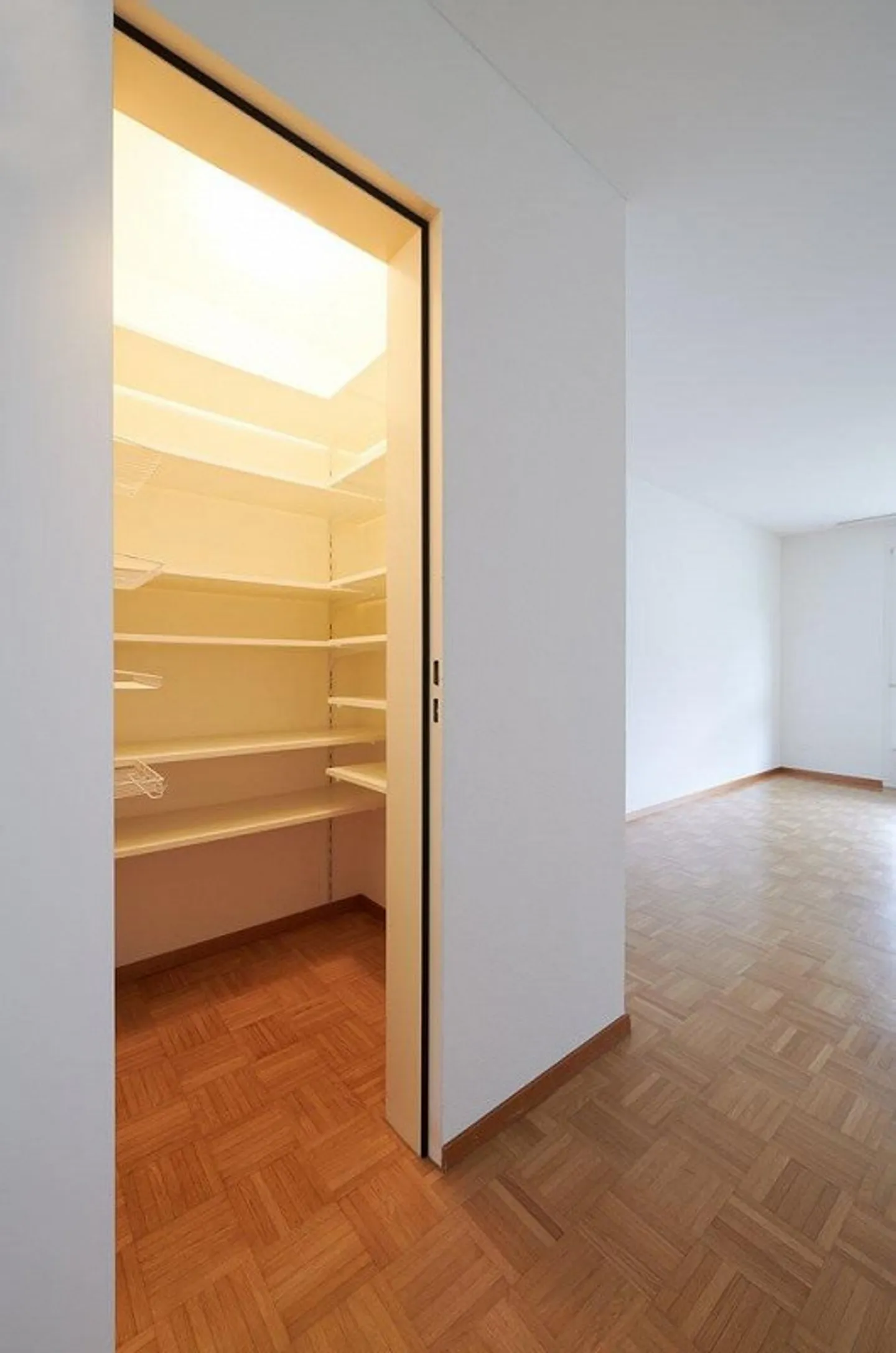 Appartamento con giardino e area salotto - Foto 9 di 10