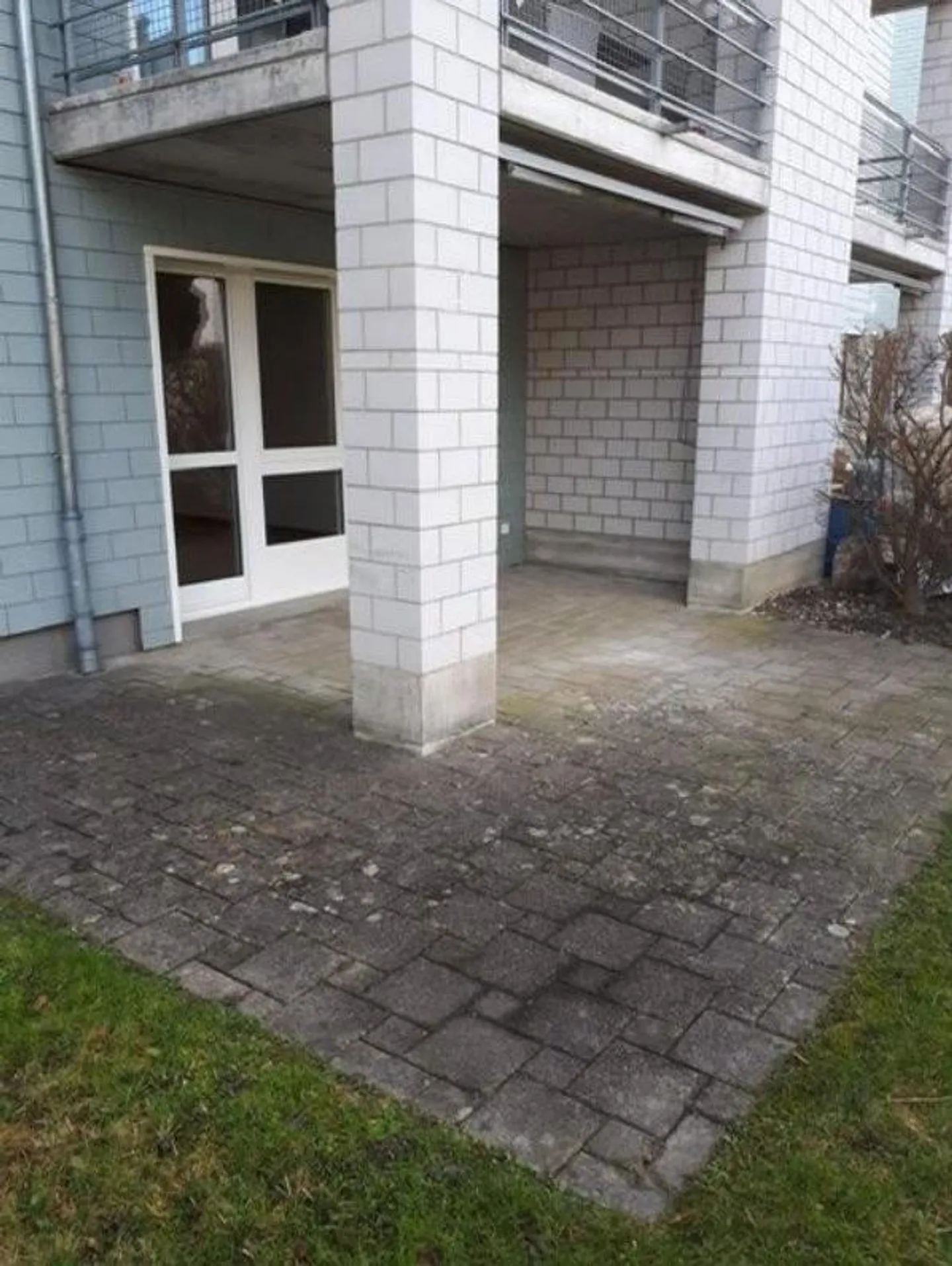 Appartamento con giardino e area salotto - Foto 10 di 10