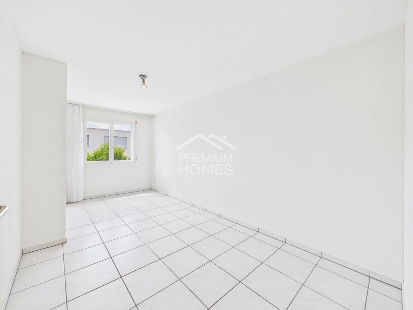 Double Happiness - Photo 7 of 9