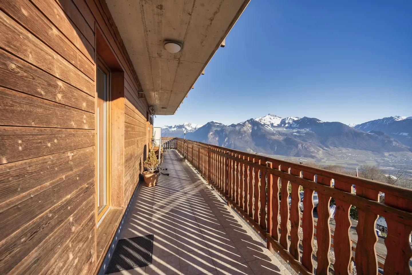 «WOHNUNG MIT GARAGE UND BALKON - PANORAMABLICK - EXKLUSIV» - Foto 5 von 10