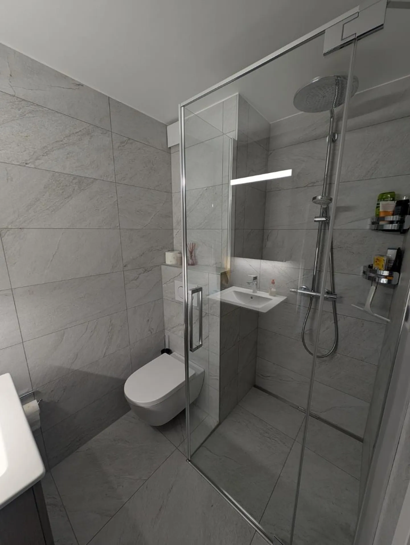 Wunderschöne 3,5-Zimmer-Wohnung in einem Chalet - Foto 12 von 13