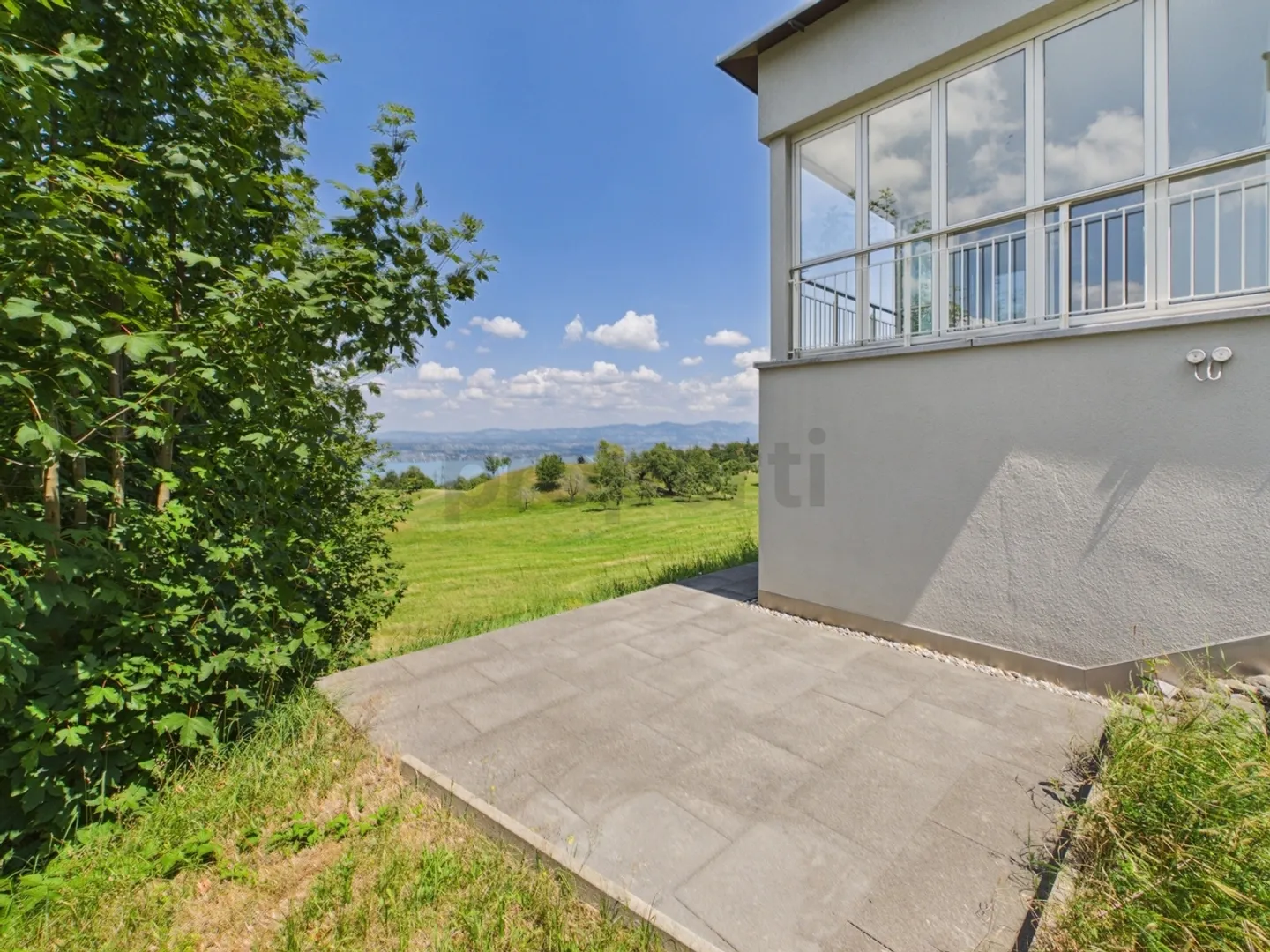 Hoch über dem Zürichsee mit unverbaubarem Seeblick - Foto 10 von 13