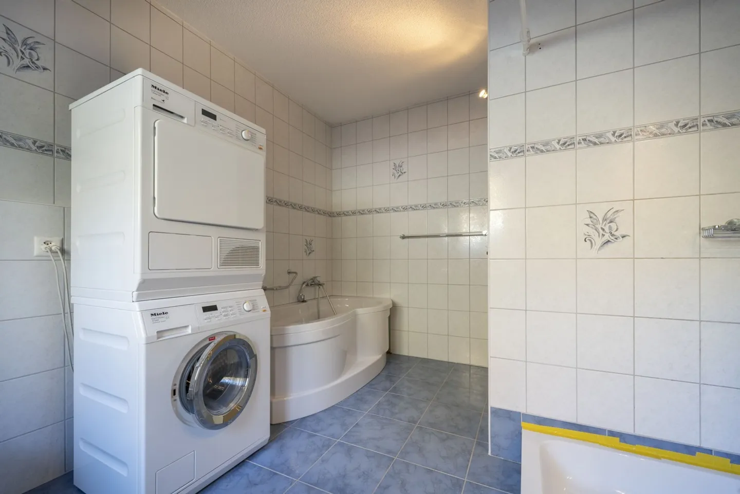 «WOHNUNG MIT GARAGE UND BALKON - PANORAMABLICK - EXKLUSIV» - Foto 9 von 10