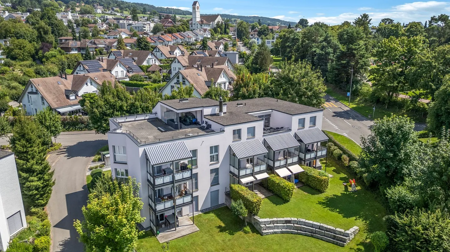 Maison familiale moderne avec beaucoup de verdure, de calme et de lumière - Photo 2 sur 13
