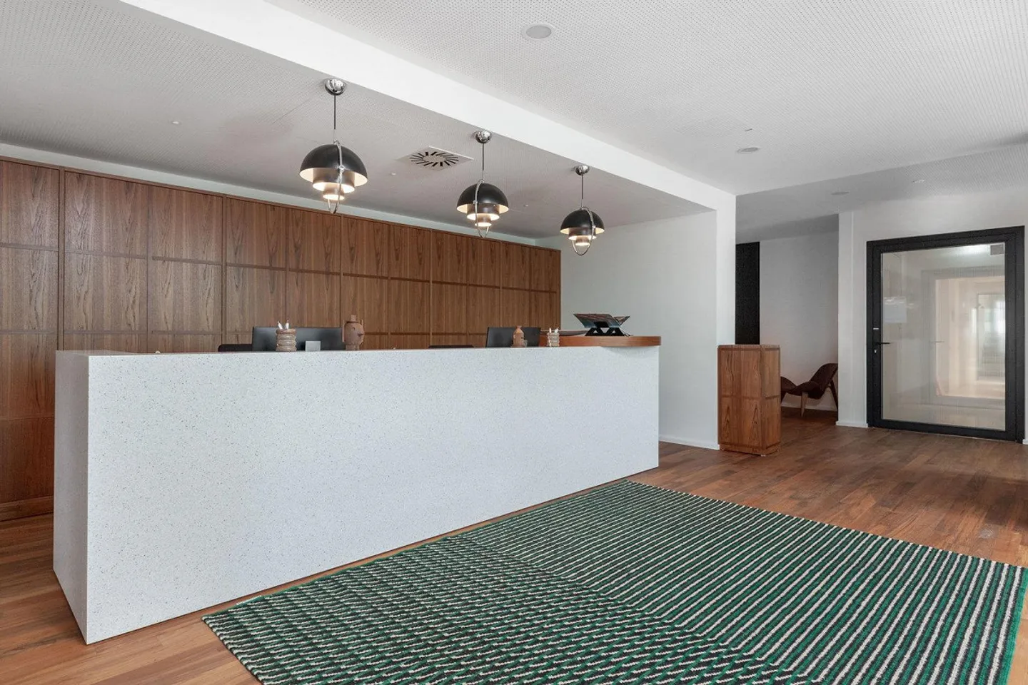 Private office space for 20 in Regus Spoom Kriens - Photo 4 of 8