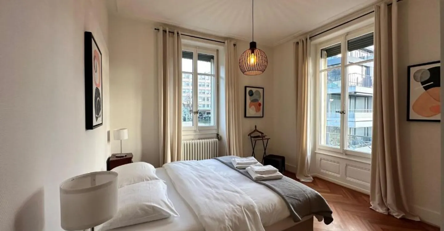 Appartement Charmant avec Vue sur le Lac - Photo 2 sur 7