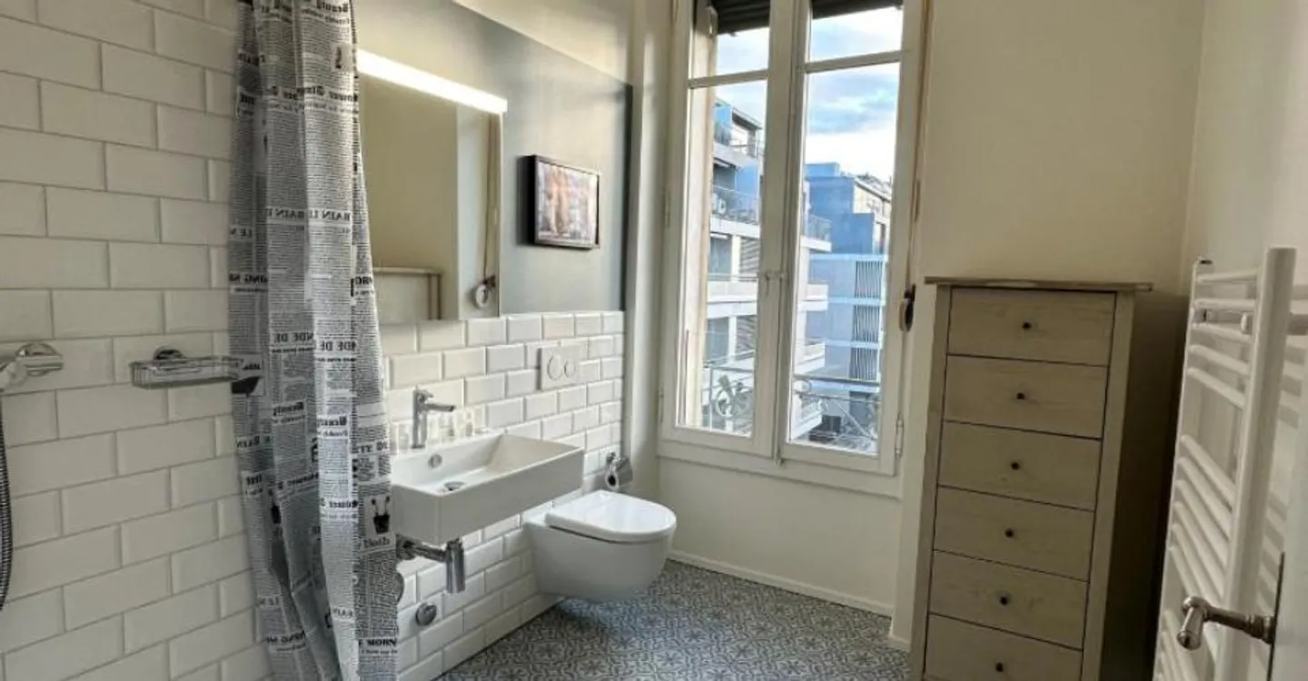 Appartement Charmant avec Vue sur le Lac - Photo 3 sur 7