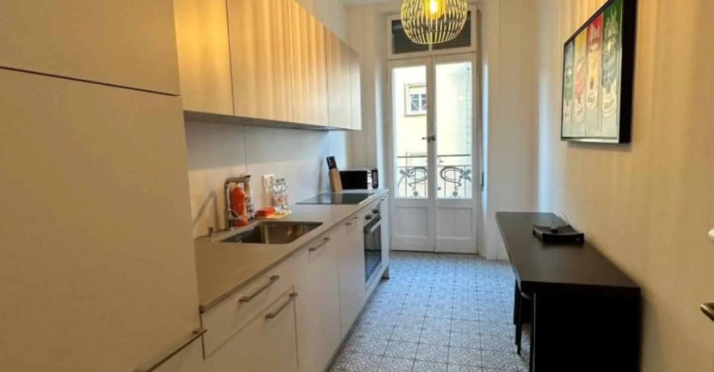 Appartement Charmant avec Vue sur le Lac - Photo 5 sur 7