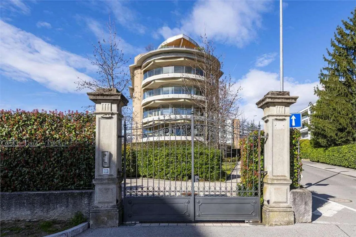 Eleganza, spazio e luce nella prestigiosa Residenza Nautilus - Foto 2 di 13