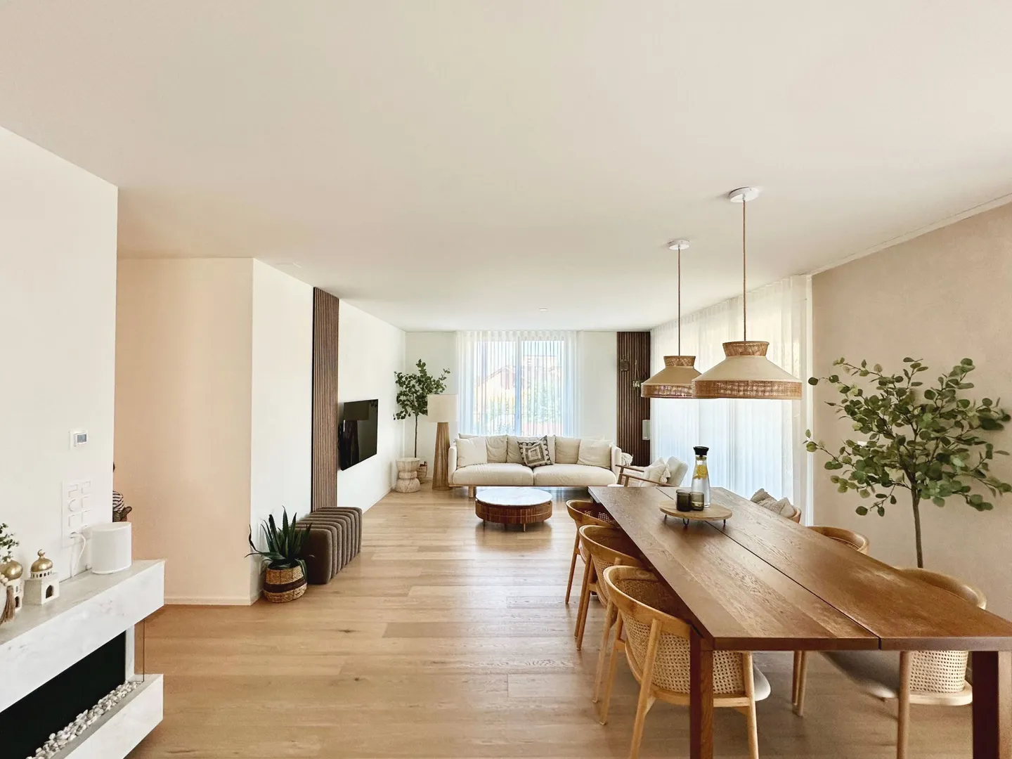 Exclusive 4.5-room condominium - Light, style, and living comfort at the highest level - Photo 3 of 15