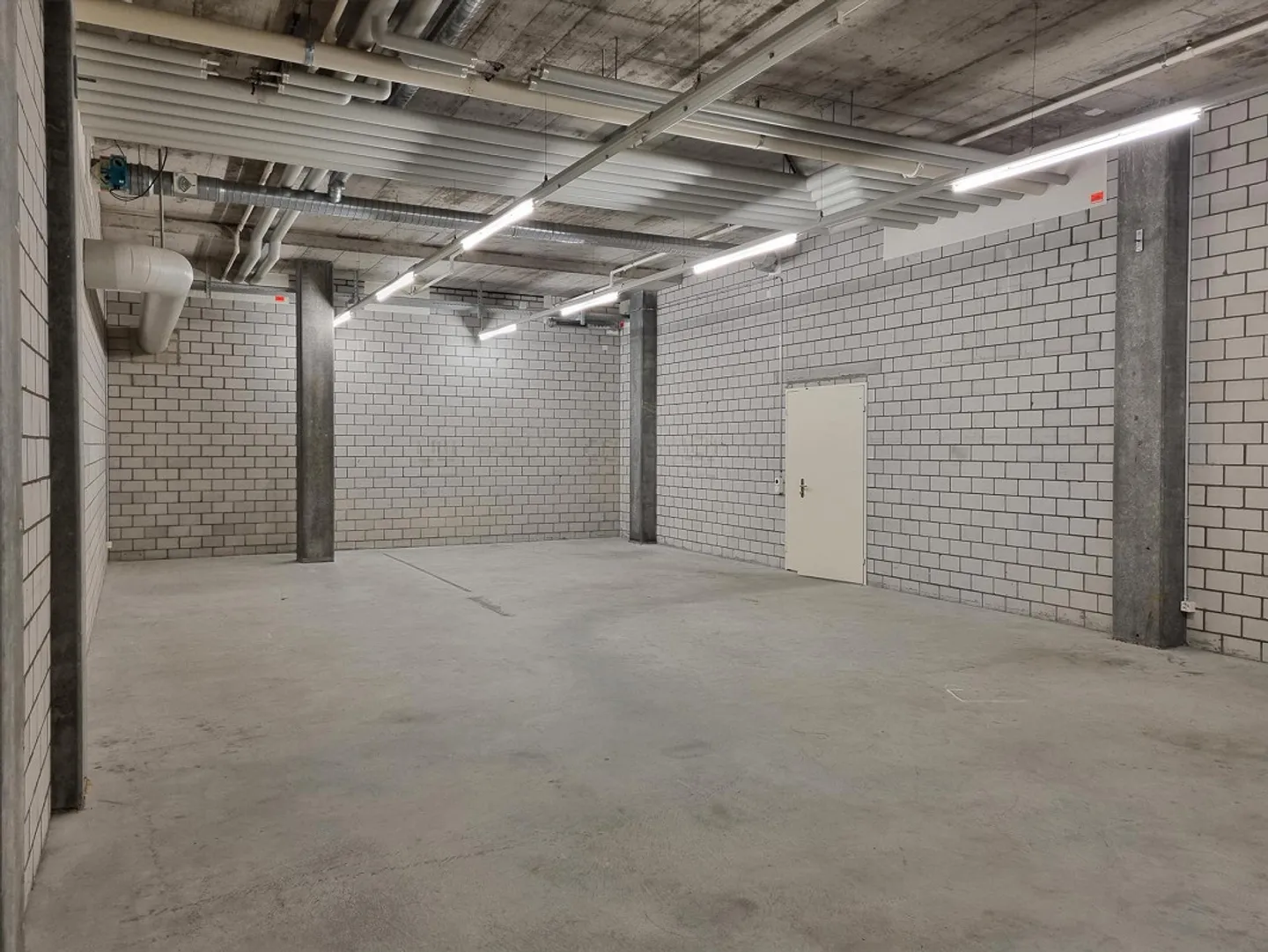 Central location storage space for rent near Baden train station - Photo 3 of 6