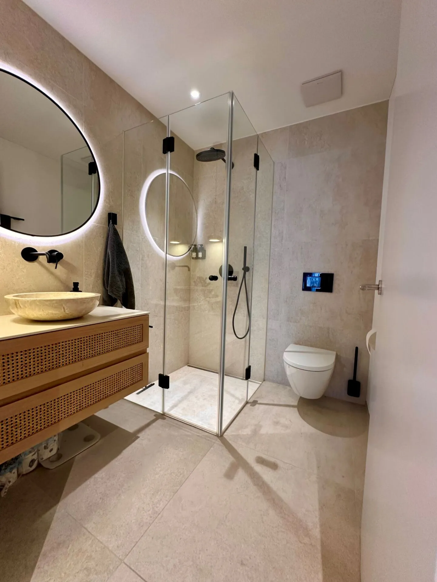 Exclusive 4.5-room condominium - Light, style, and living comfort at the highest level - Photo 13 of 15