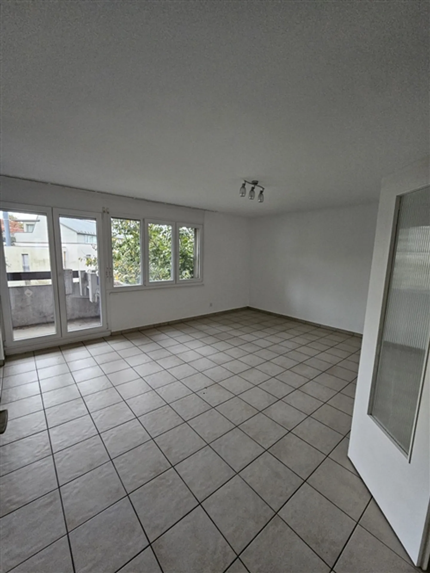 Attraktive 3.5-Zimmerwohnung an der Jurastrasse in Biel - Foto 3 von 7