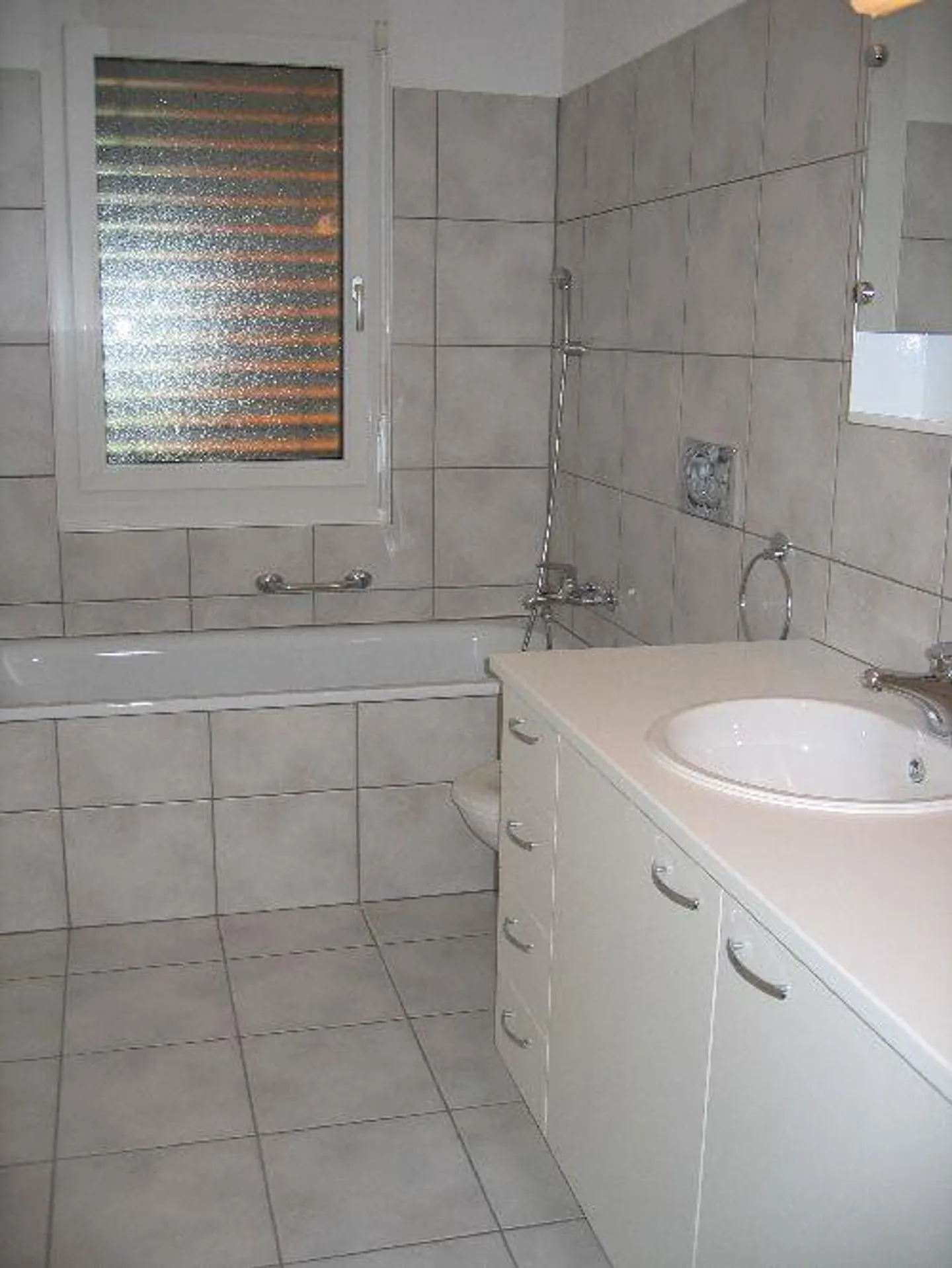 Grosszügige Wohnung mit Garten - Foto 4 von 6