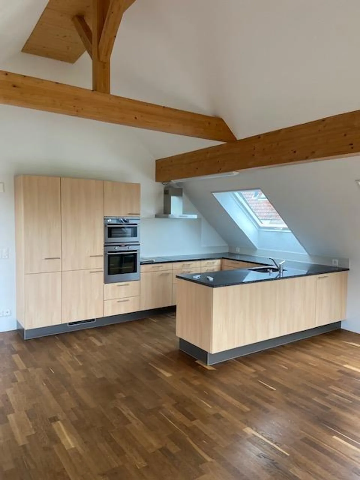 Sonniger 4.5 Zimmer-Hausteil - Foto 1 von 17