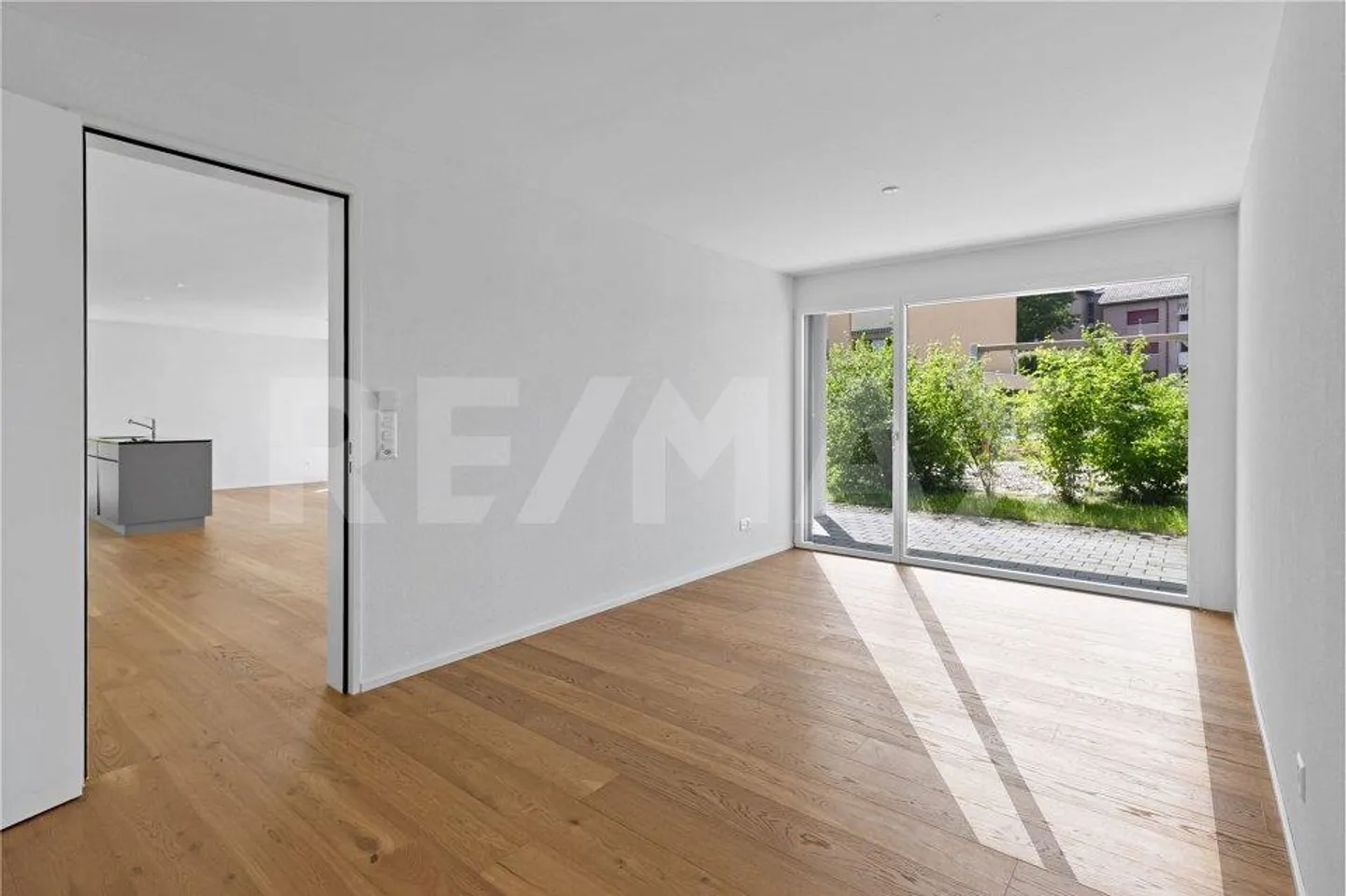 Appartamento giardino 2 ½ locali, luminoso, moderno e con grande patio - Foto 3 di 12