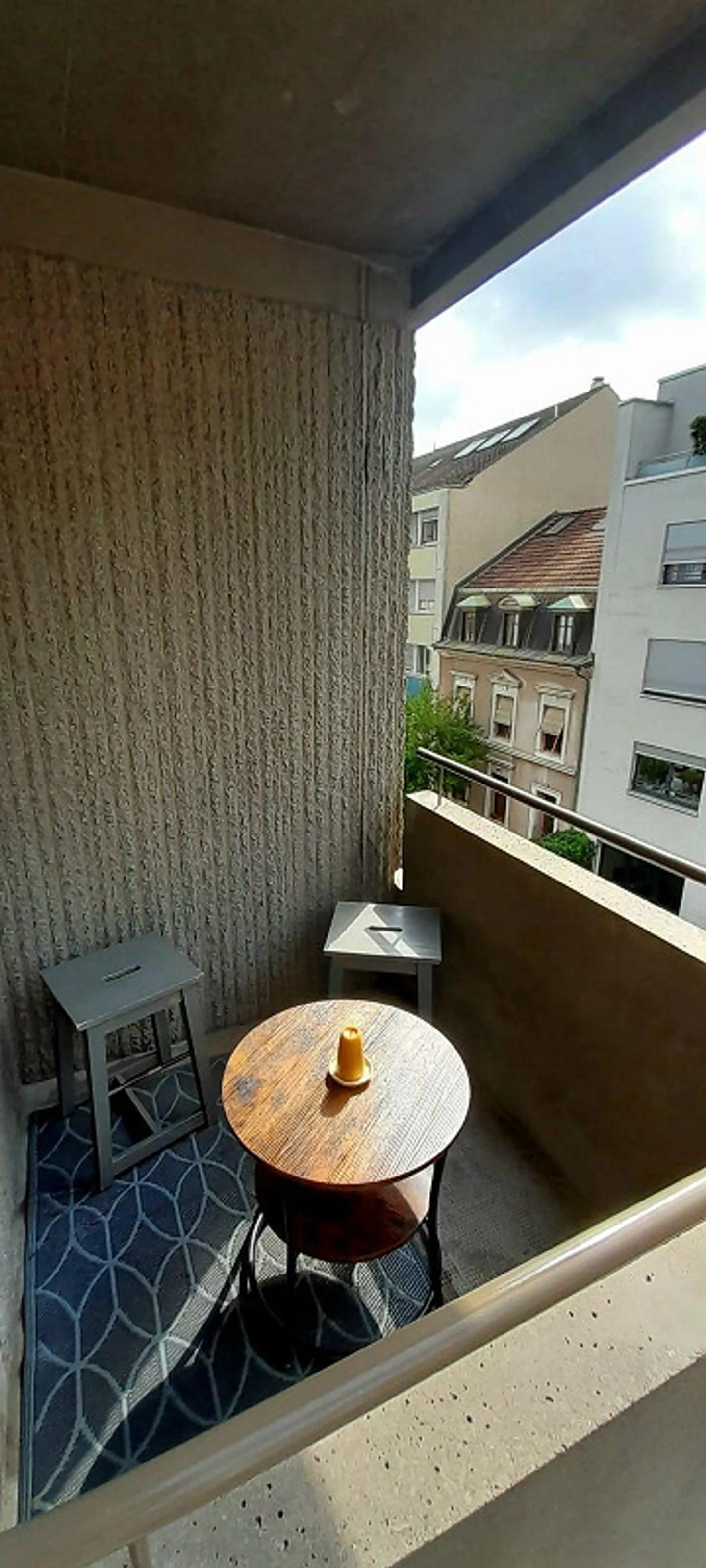 Moderno appartamento di 2 locali con balcone a Basilea - Foto 3 di 9