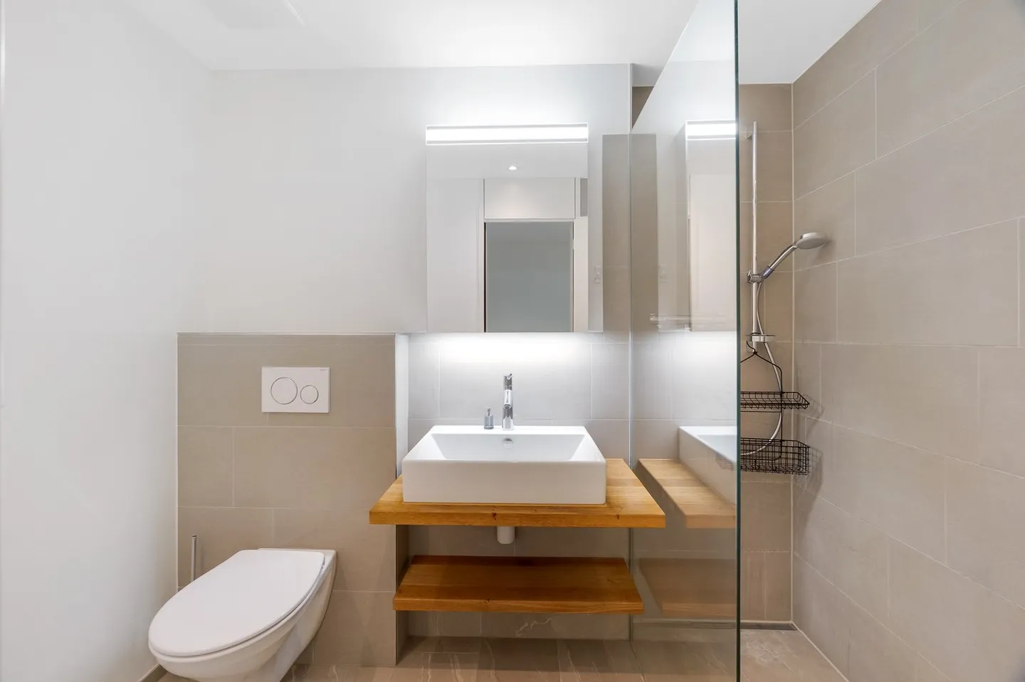 Maison familiale moderne avec beaucoup de verdure, de calme et de lumière - Photo 7 sur 13