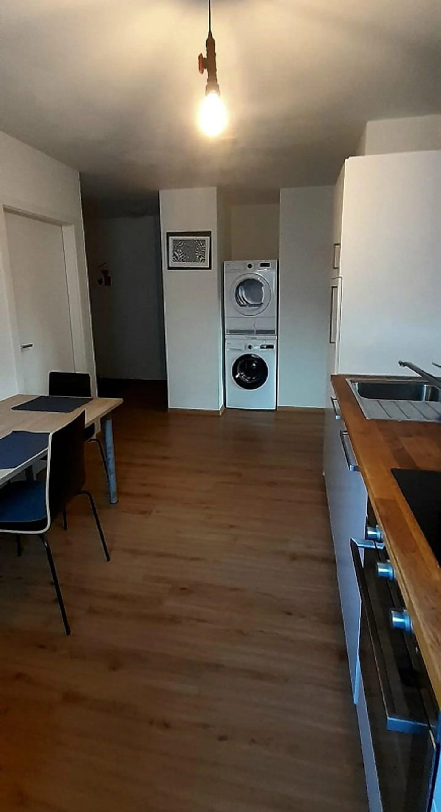 Moderno appartamento di 2 locali con balcone a Basilea - Foto 5 di 9
