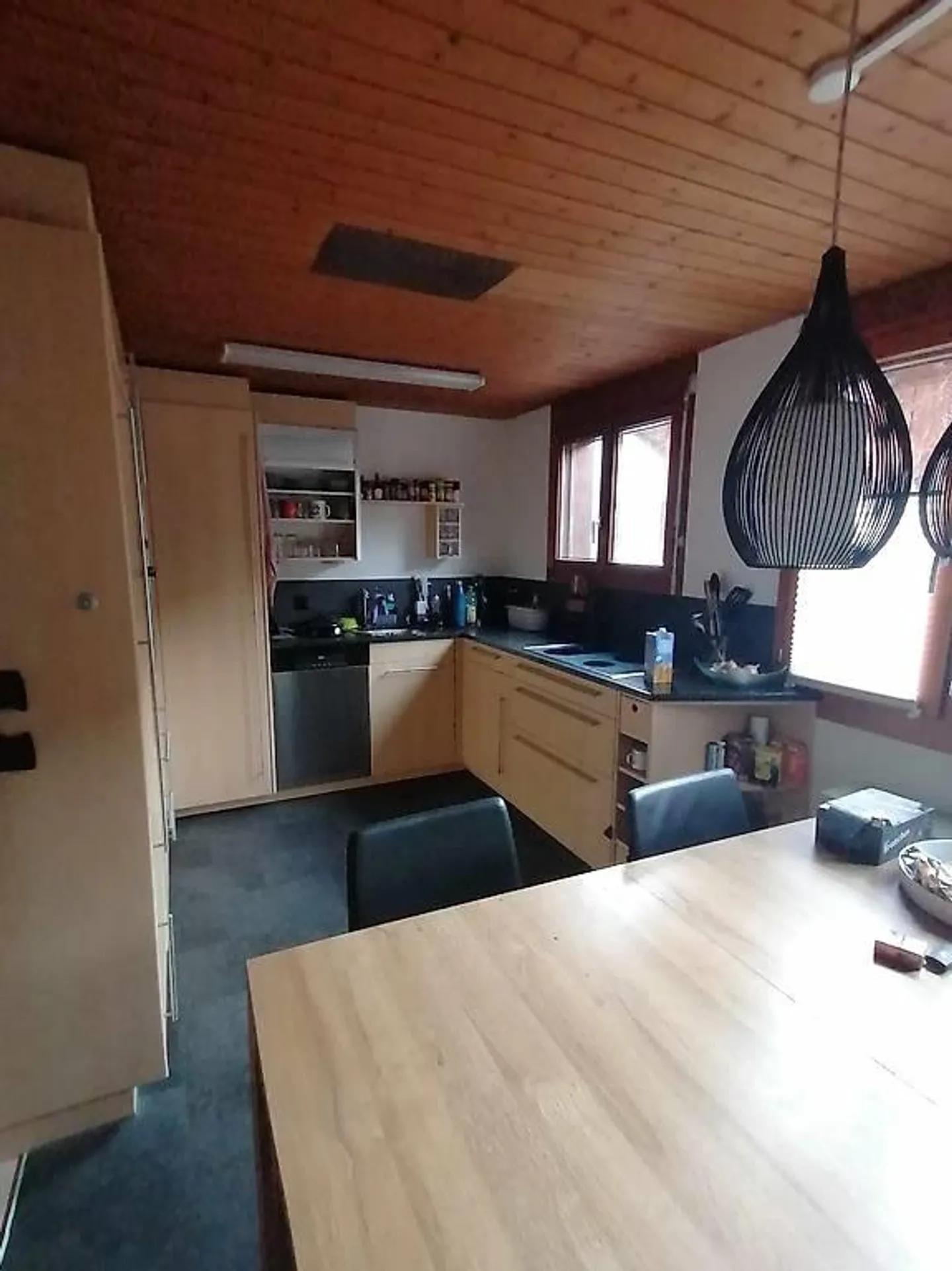 Incantevole casa unifamiliare con molto spazio e stanze aggiuntive - Foto 3 di 9