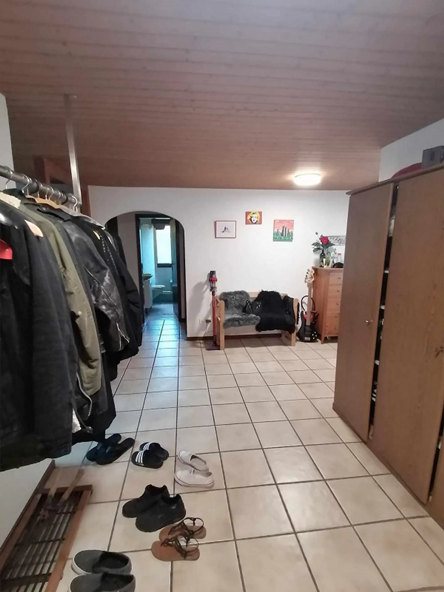 Incantevole casa unifamiliare con molto spazio e stanze aggiuntive - Foto 6 di 9