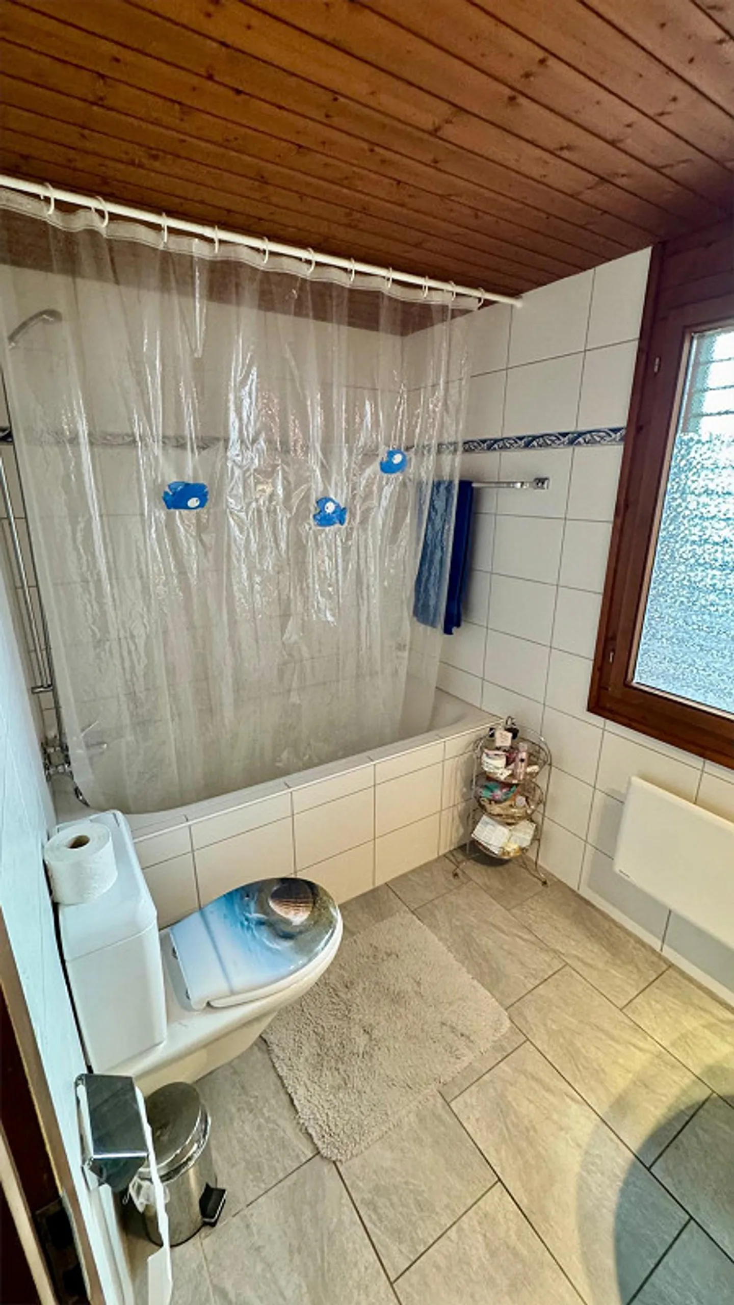 Incantevole casa unifamiliare con molto spazio e stanze aggiuntive - Foto 7 di 9