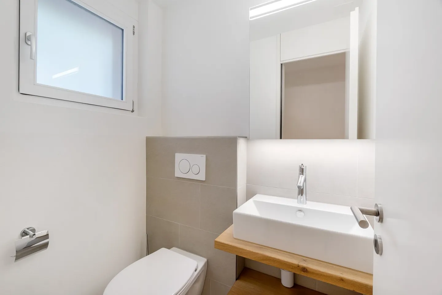 Maison familiale moderne avec beaucoup de verdure, de calme et de lumière - Photo 8 sur 13