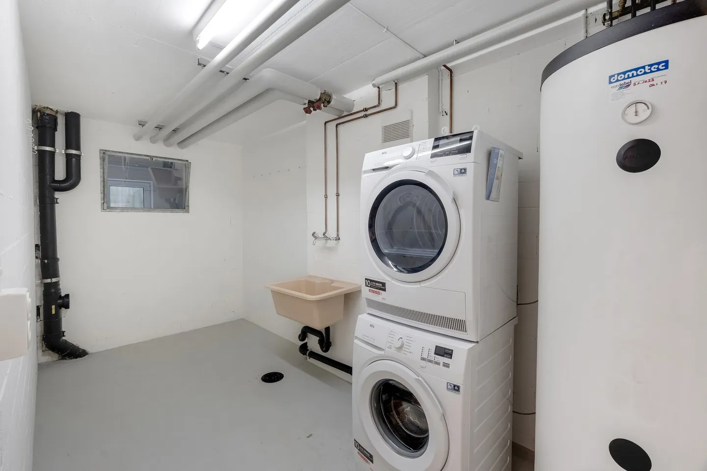 Maison familiale moderne avec beaucoup de verdure, de calme et de lumière - Photo 11 sur 13