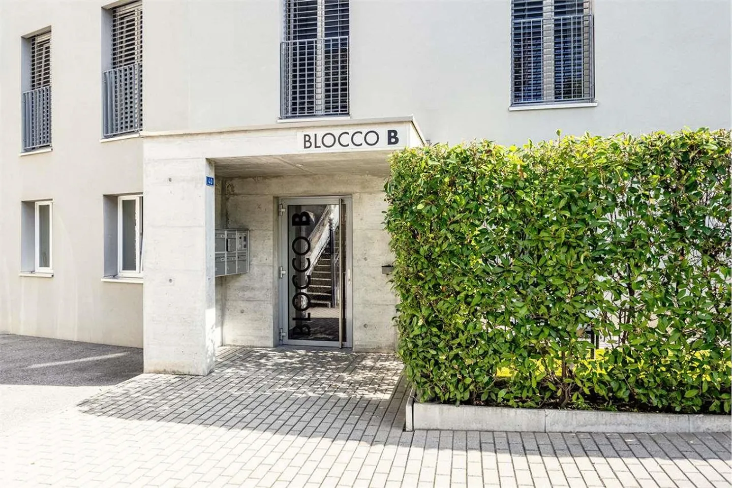 Modern 2.5-room apartment with pool and view of the Alps - Arbedo - Photo 11 of 13