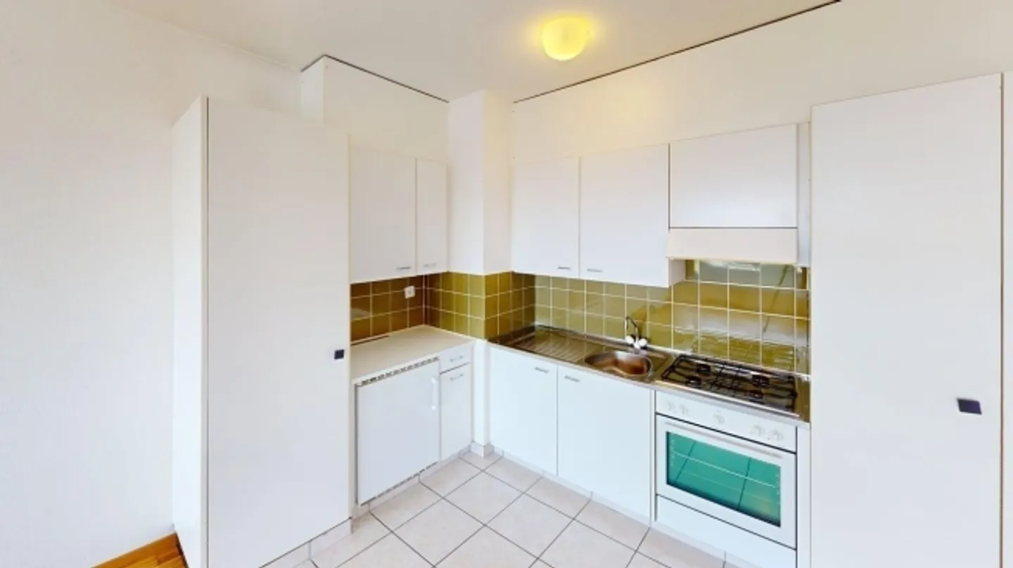 Apartment for rent - Photo 3 of 8